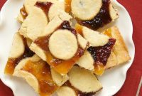Jammy Linzer Crumb Bars