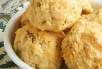 Sour Cream Chive Biscuits