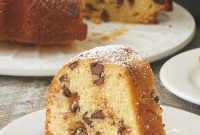 Bakery-Style Chocolate Chip Muffin Cake
