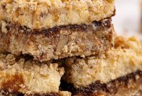 Spiced Apple Butter Cream Cheese Oat Bars