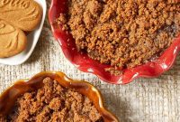 Spiced Apple Pear Biscoff Crisp
