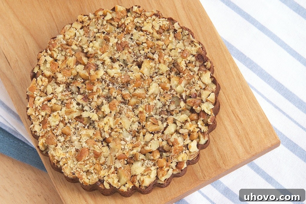 Brownies get all dressed up with these Upside-Down Pecan Brownie Tarts! - Bake or Break
