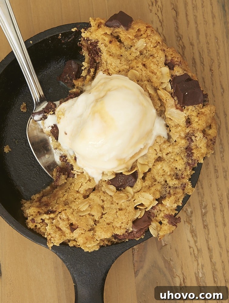 These mini Nutella Oatmeal Skillet Cookies are a deliciously winning combination of oats, chocolate, and Nutella. So amazingly delicious! - Bake or Break