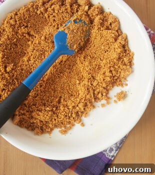 Make your cookie crumb crusts the best they can be with these simple tips. These crusts are perfect for cheesecakes, icebox pies, and so much more! - Bake or Break