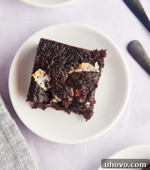 Overhead view of earthquake cake on plate