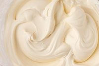 Silky Mascarpone Whipped Cream Recipe for Desserts